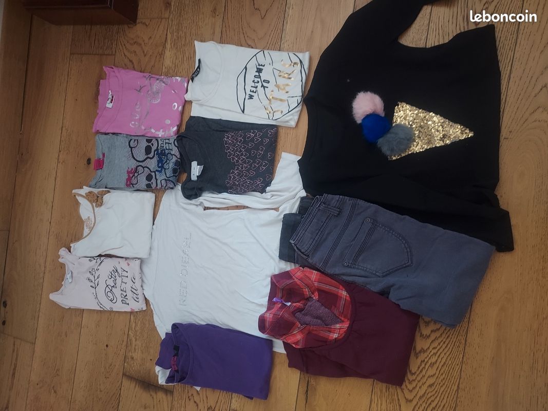 Vêtements filles 10 t-shirts et un patalon le lot (image 1)