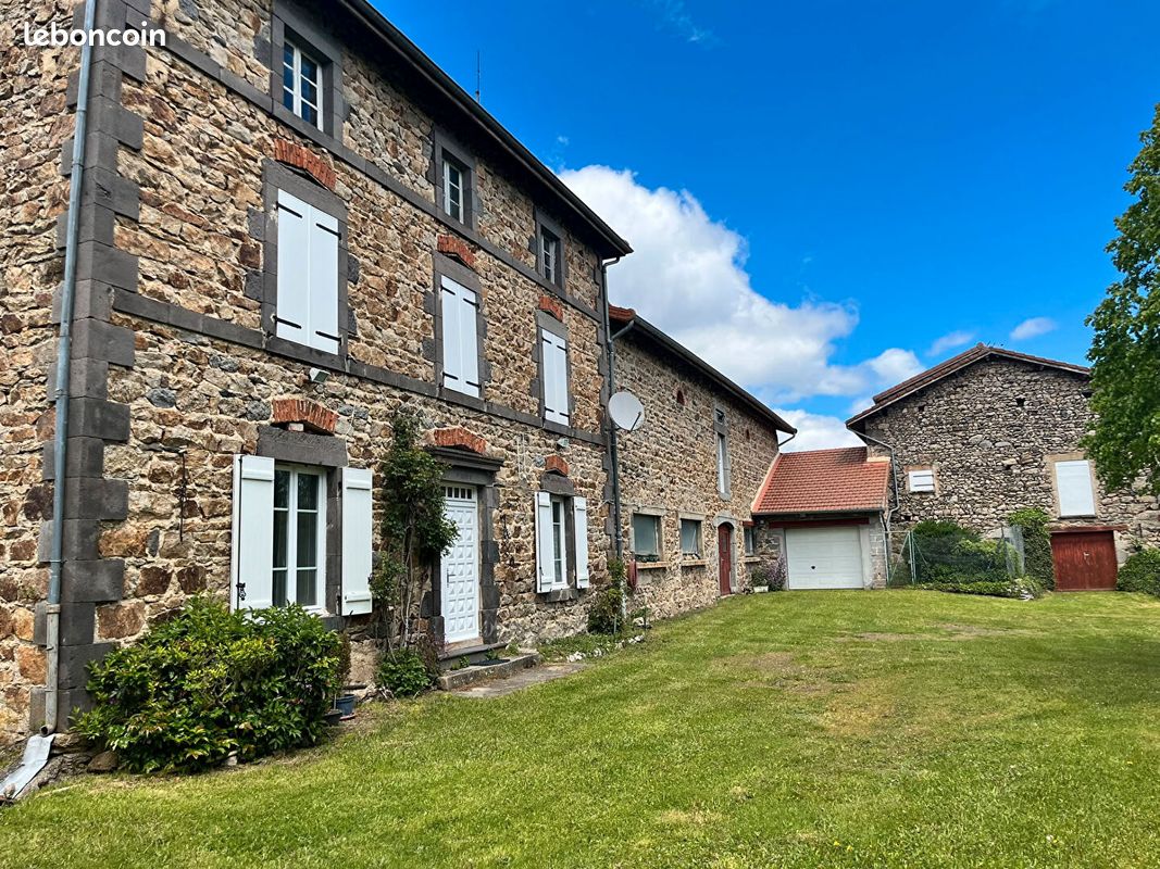Maison 5 pièces 159 m² · à Monlet · 159 m² · 244 950 €