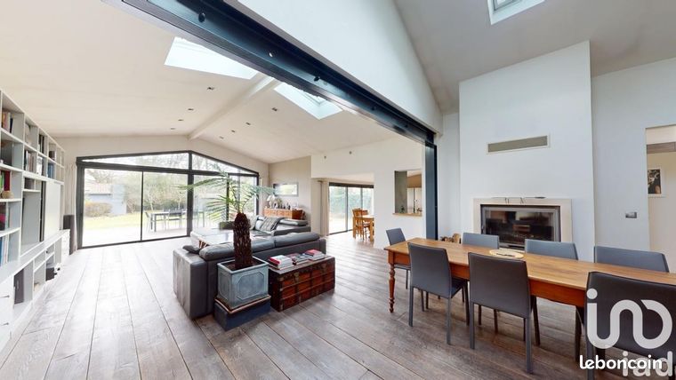 Propriété 8 pièces 232 m²