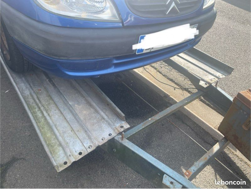 Pare choc avant saxo bleu (image 2)