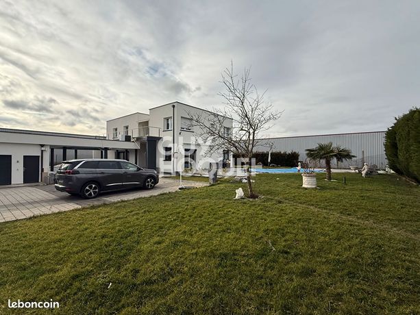 Propriété 9 pièces 237 m²