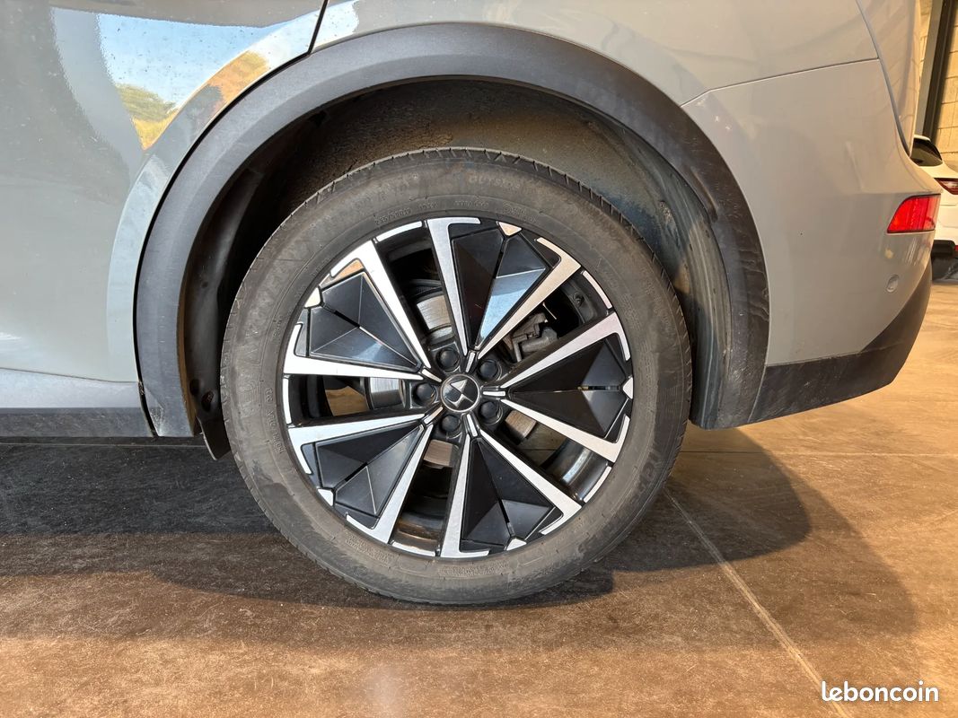 DS DS 7 E-TENSE 225ch Bastille - Origine France / CarPlay / Suivi complet / Caméra 360° / Hayon électrique et main libre / Keyless Go / Gris Laqué / Pack Drive Assist (image 49)