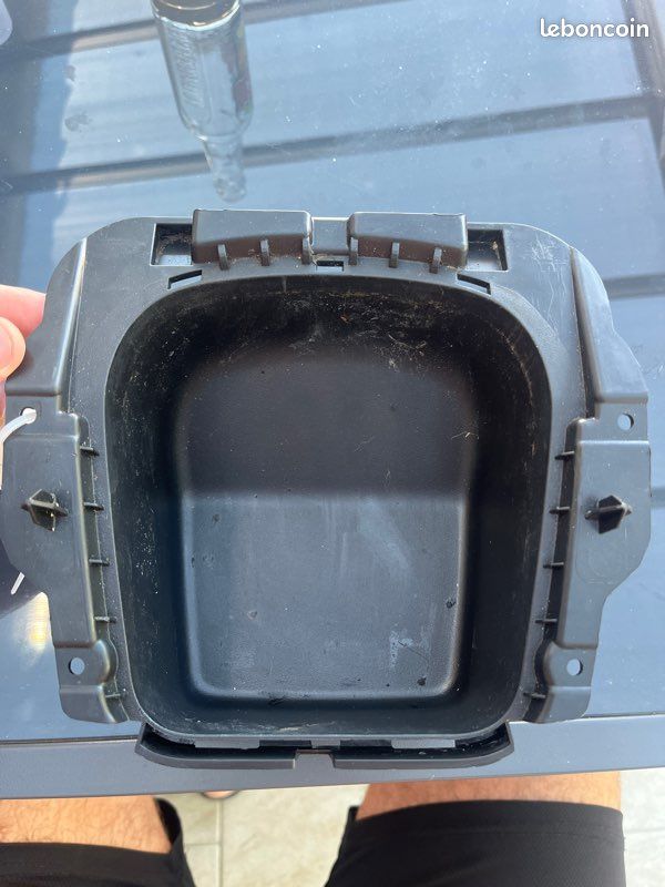 Vide poche console centrale 208/2008 (image 1)