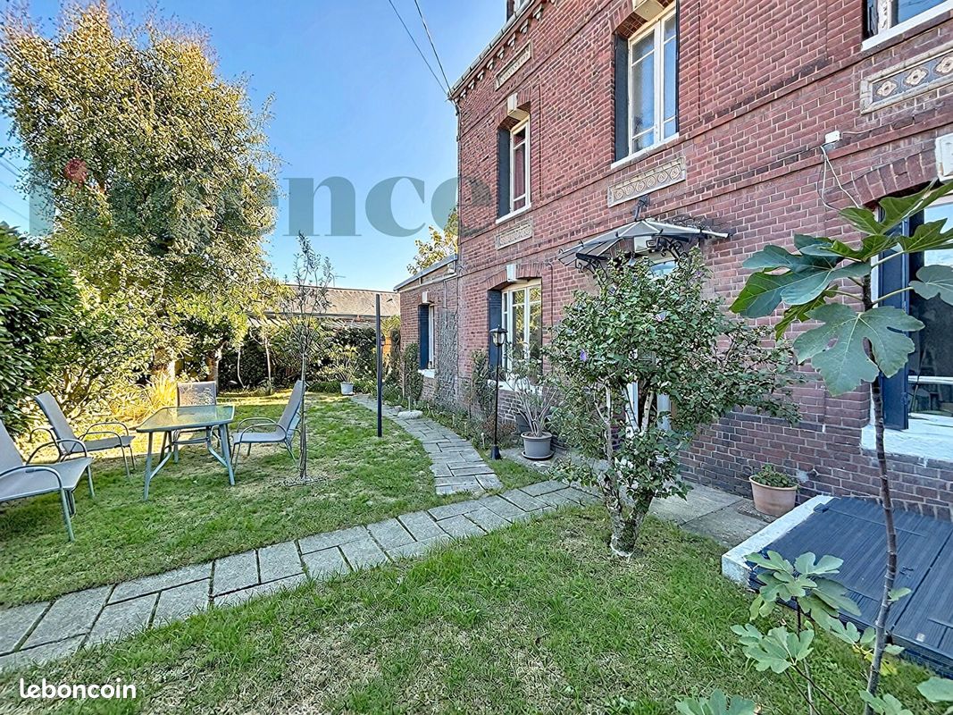 Maison 6 pièces 100 m² · à Le Petit-Quevilly · 100 m² · 220 000 €
