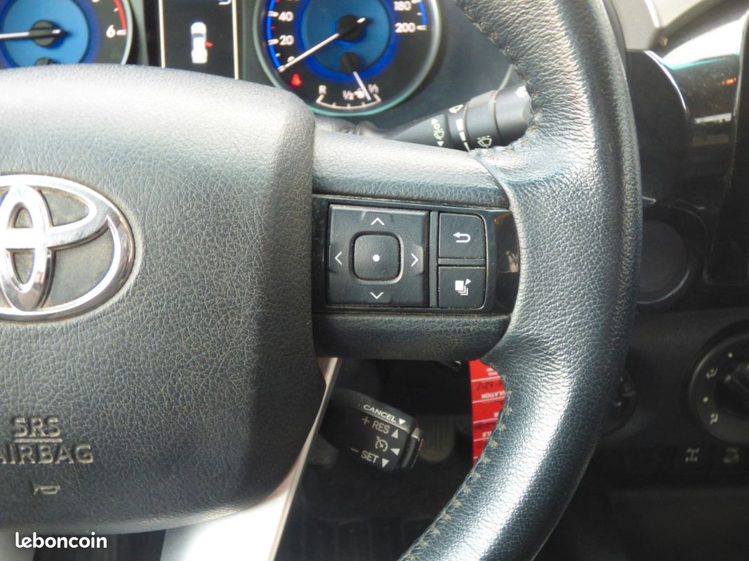 TOYOTA HILUX 4x4 DOUBLE Cabine 2.4 D4D 150 LEGENDE (image 26)