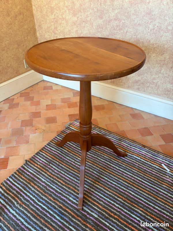 Guéridon rond en bois – petite table d’appoint (image 1)
