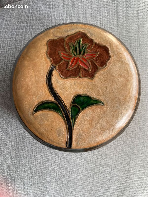 Ancienne boîte à bijoux en cuivre (image 1)