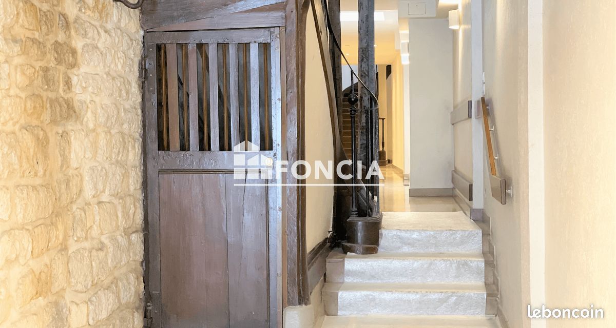 Paris iii – reaumur-sebastopol / rue saint martin – appartement traversant et lumineux avec belle hauteur sous plafond 3m (image 9)
