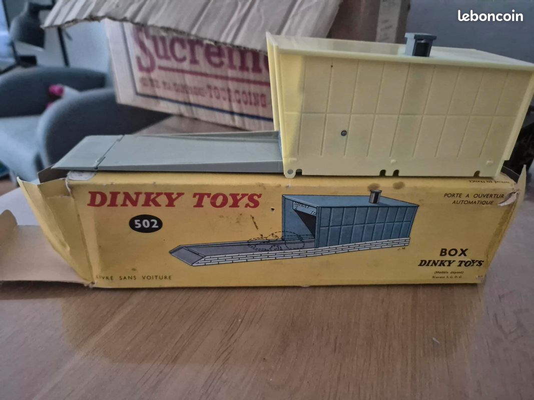 Garage Dinky Toys – Jeu D’imitation Vintage – Occasion