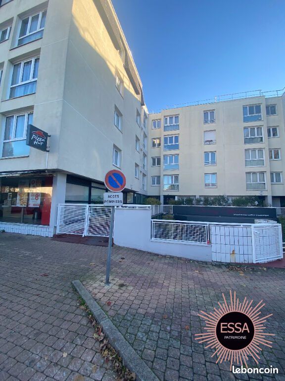 Parking 12 m² · à Le Chesnay-Rocquencourt · 12 m² · 100 €/mois