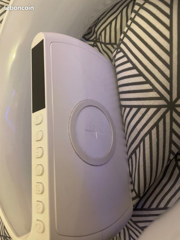 Chargeur à induction avec led qui fais réveil (image 4)