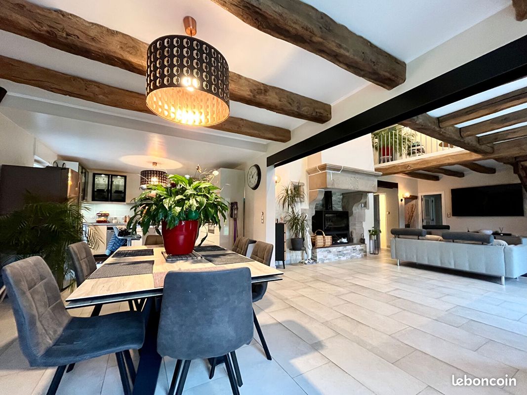 Maison 10 pièces 264 m² · à Corseul · 264 m² · 524 000 €
