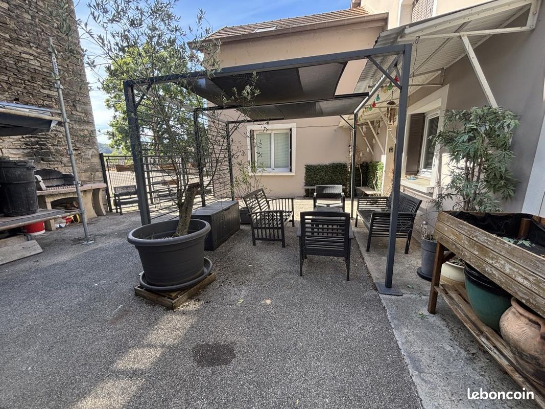 Maison 6 pièces 141 m² · à Sault-Brénaz · 141 m² · 253 000 €