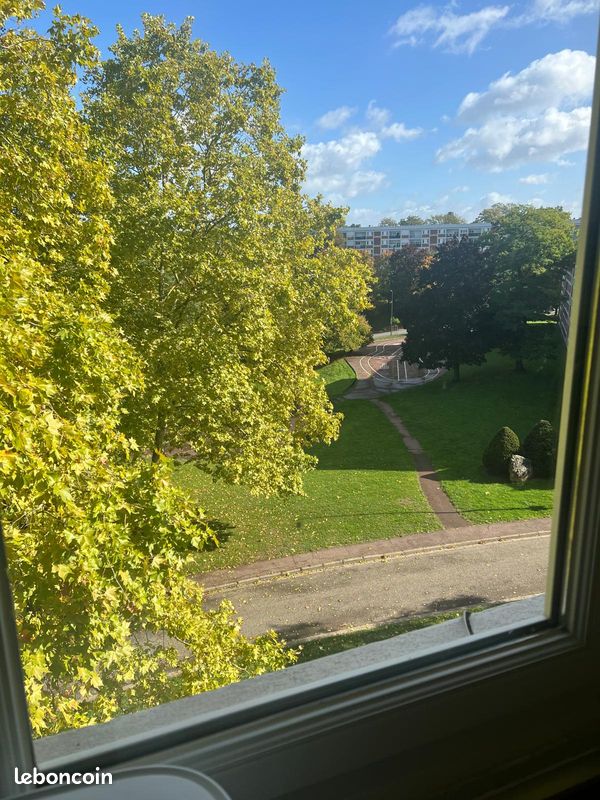 Appartement 5 pièces 93 m² · à Aubergenville · 93 m² · 145 000 €