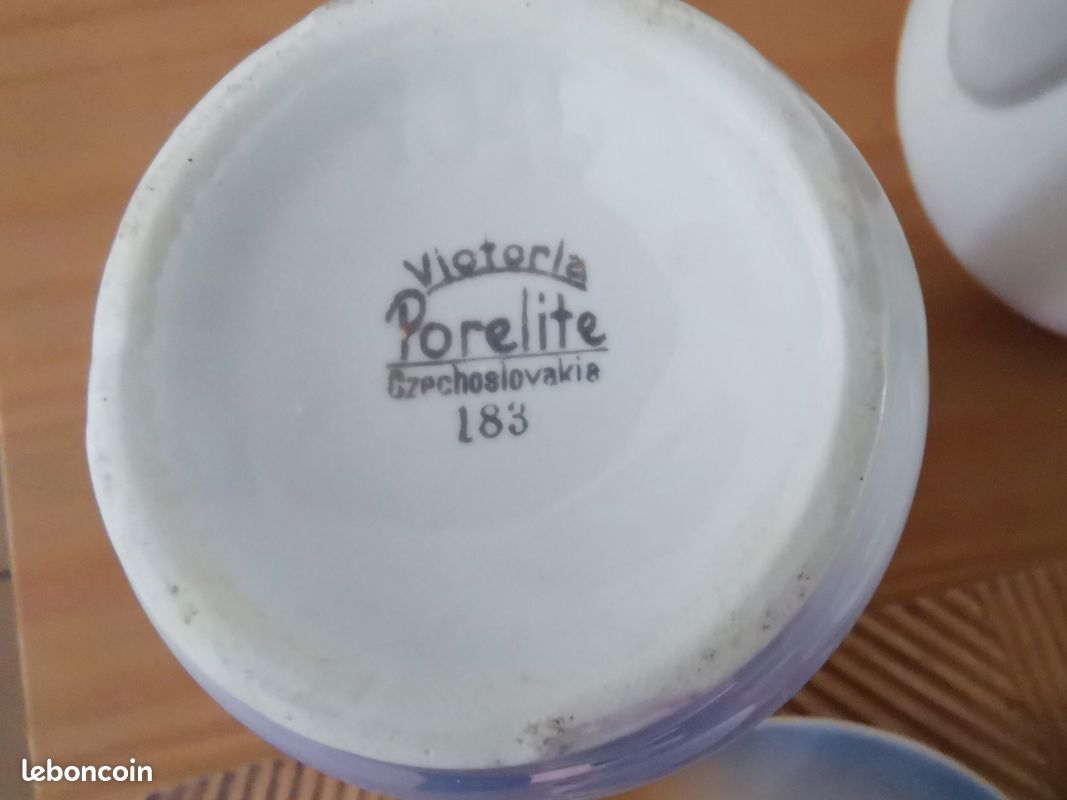 Service a thé ou cafe en porcelaine "Victoria Porelite" (image 1)