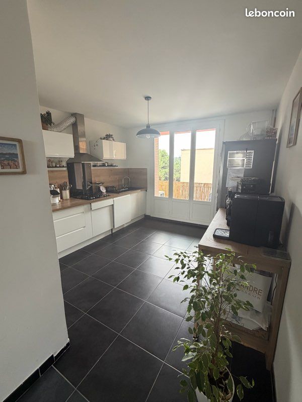 Appartement 4 pièces 80 m² · à Pont-Saint-Esprit · 80 m² · 880 €