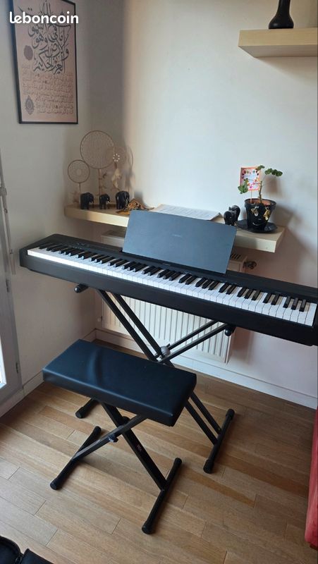 Piano Yamaha p45 + stand et housse (image 1)