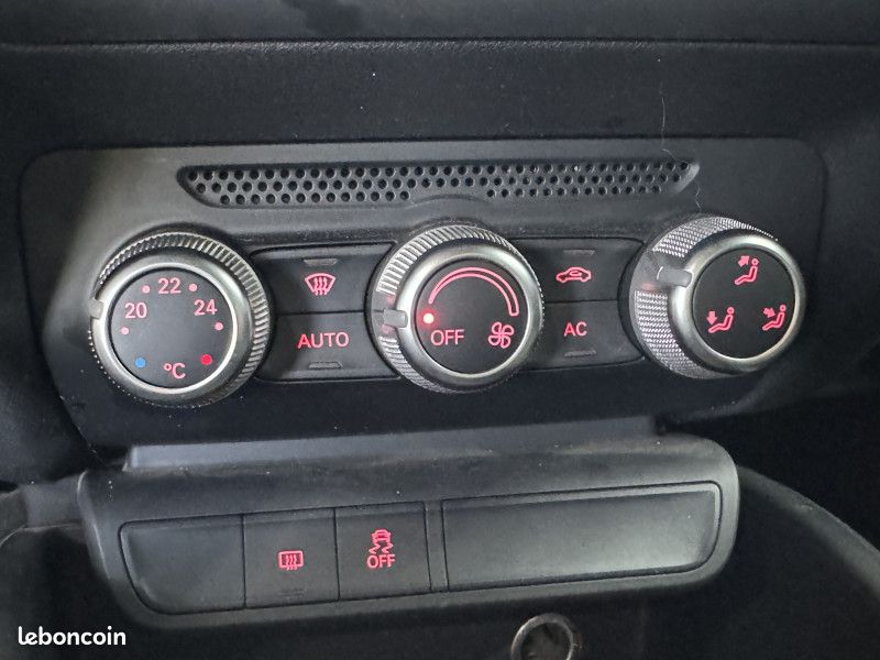 Audi A1 1.6 TDI 105CH FAP AMBITION (image 6)