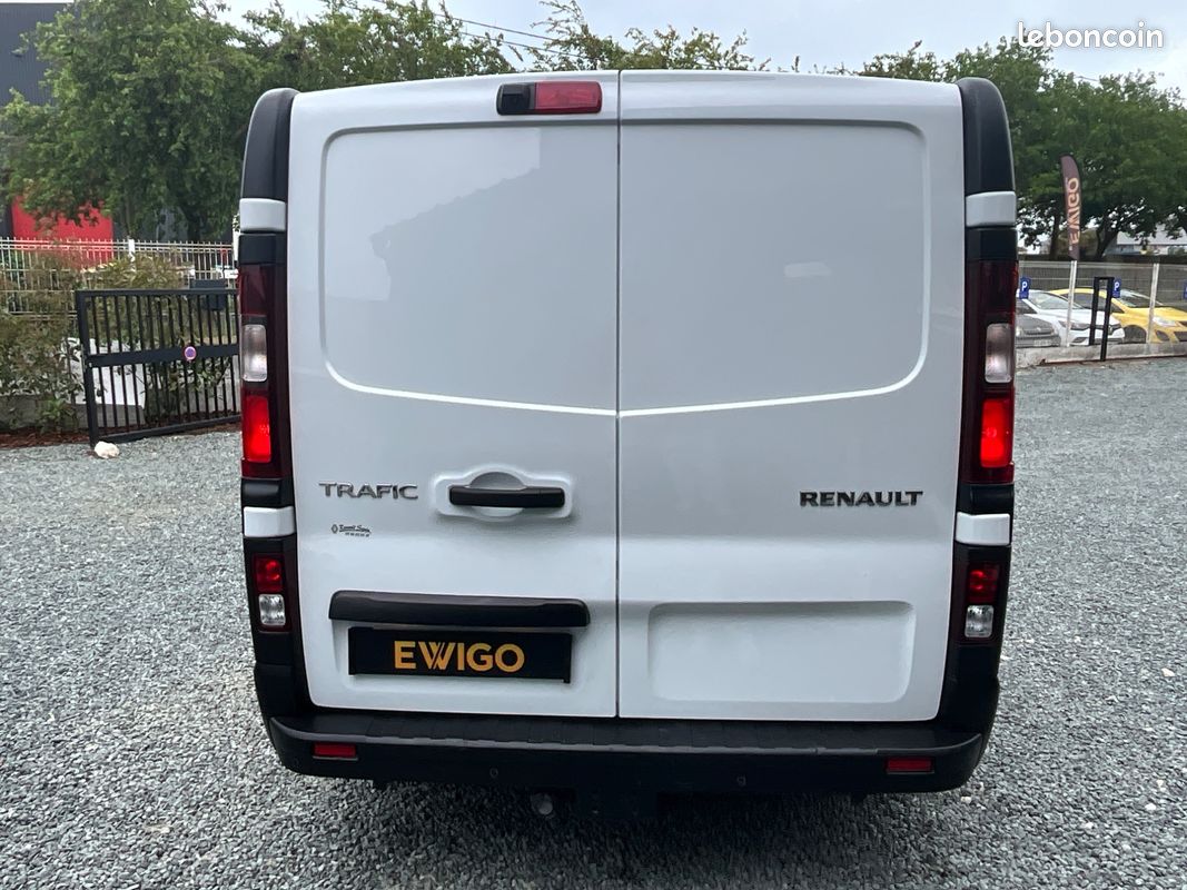 RENAULT TRAFIC 1.6 DCI 145 CH L1H1 ENERGY / AMENAGEMENT 6 PLACES / SIEGES ARR INDEPENDANTS / CAMERA / ENTRETIENs (image 22)