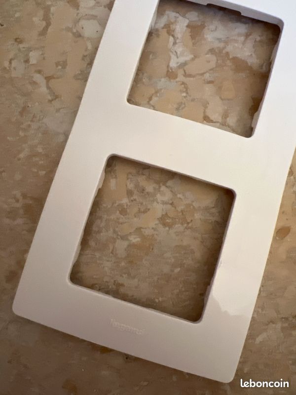 Plaque Simple Plastique Blanc Legrand – Neuf – Interrupteur électrique Sécurité