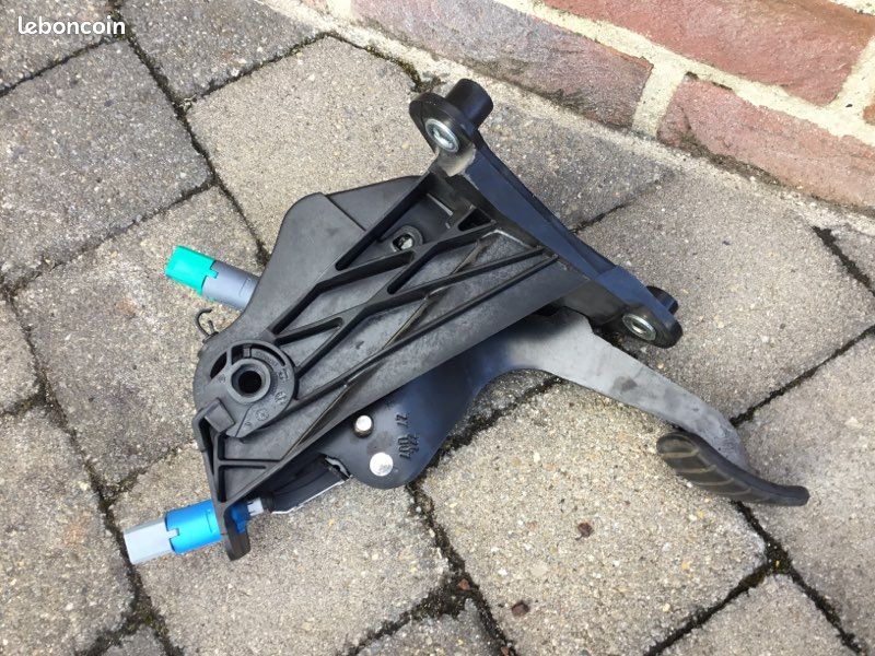 Pédale d embrayage Renault laguna 3 2l dci 150 cv… (image 3)