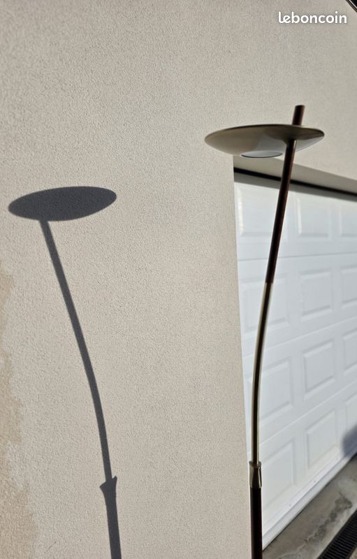 Lampadaire design métal & bois – Élégance moderne (image 19)