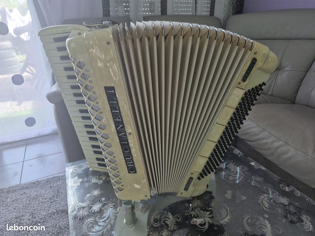 Accordéon CRUCIANELLI MUSETTI (image 1)