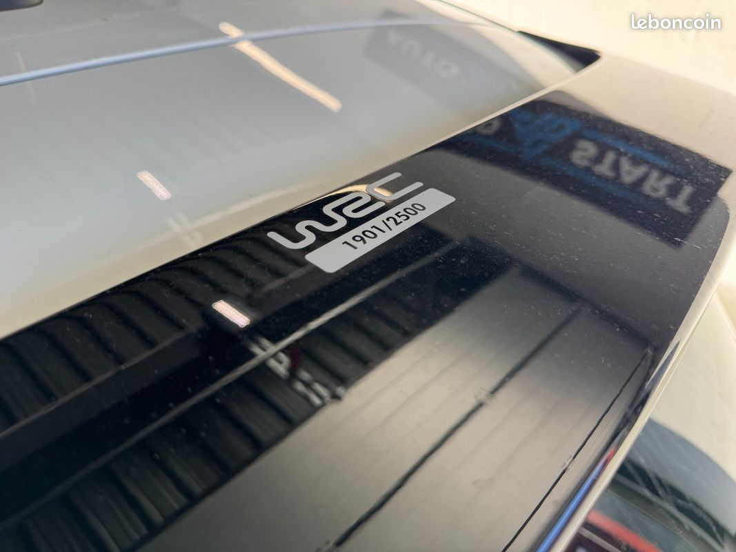 Volkswagen POLO V R WRC 220ch Limited Edition - 1901/2500 / SUIVI VOLKSWAGEN / SIEGES CHAUFFANTS / GPS / BLUETOOTH (image 16)