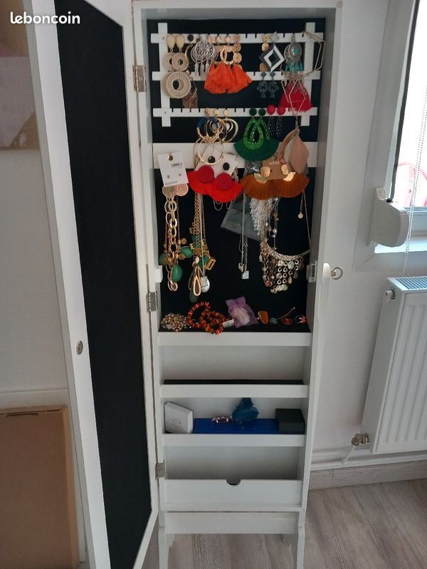 Jolie boite à bijoux sur pieds (image 2)