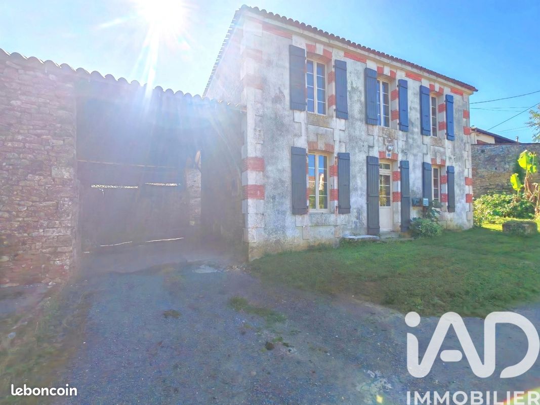 Maison 4 pièces 98 m² · à Saint-Juire-Champgillon · 98 m² · 107 500 €