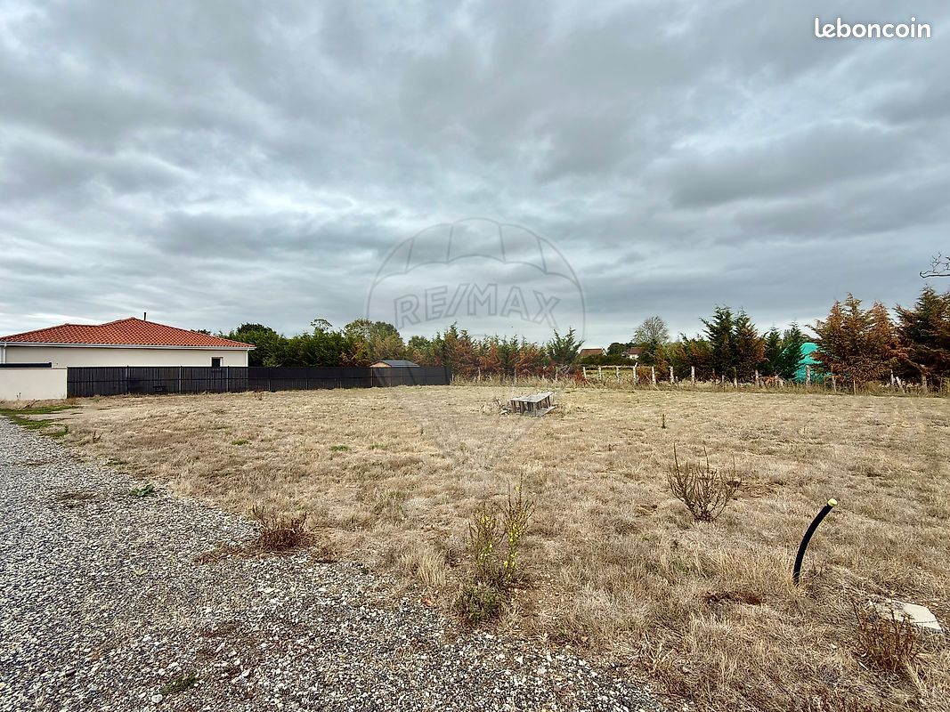 Terrain 1 000 m² Yzeure · 69 000 €
