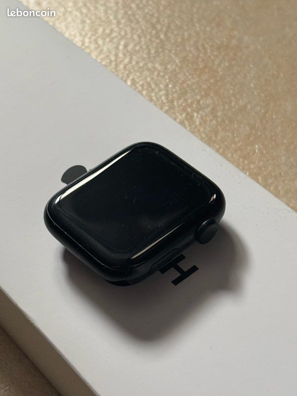 Apple watch se (image 5)