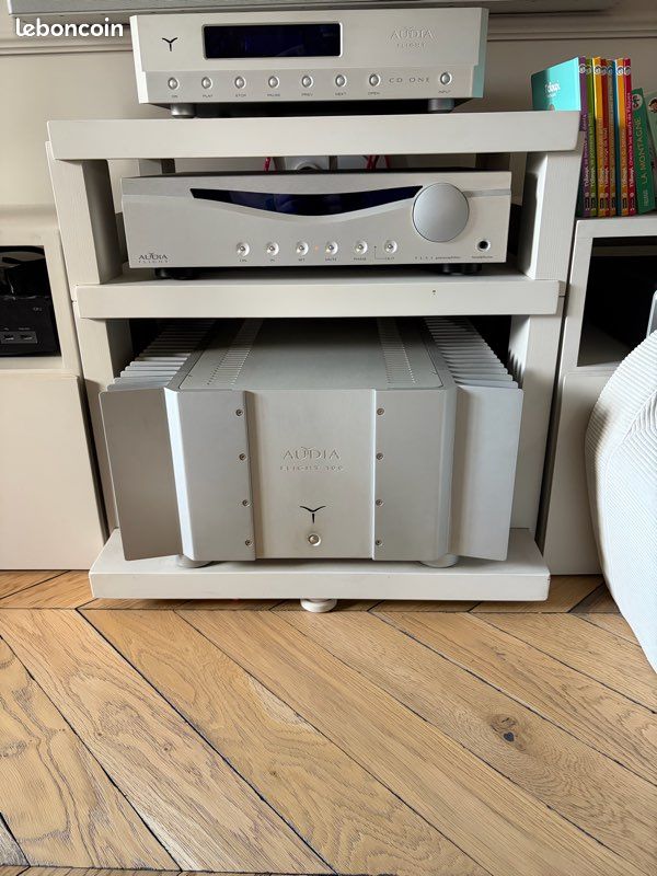 Ensemble hi-fi Audia flight (image 1)