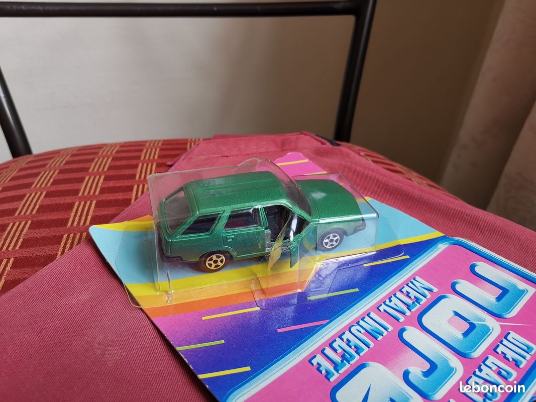 Miniature Norev Renault 18 Break R18 Mamie Nova - Jouet Ancien Collection