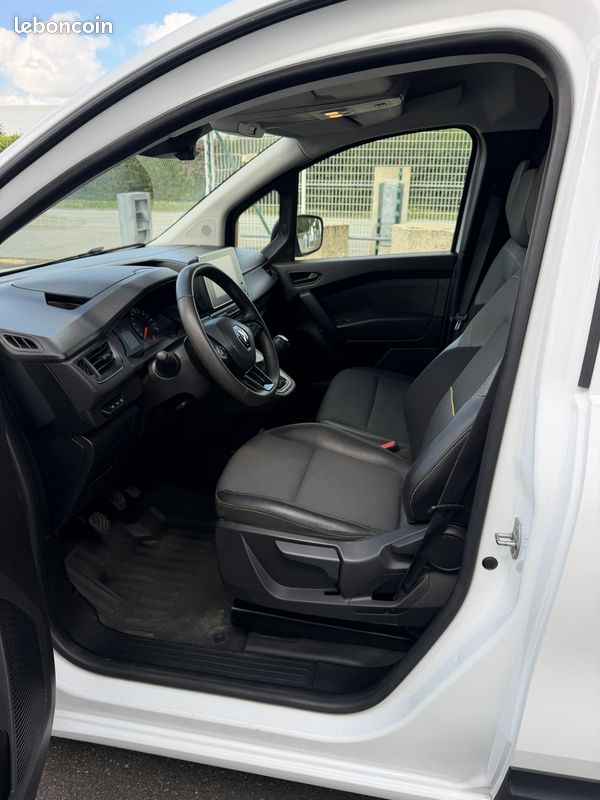 RENAULT KANGOO VAN 1.5 BLE DCI 115CV GRAND CONFORT- Garantie 12 mois totale et intégrale-14990 HT – 17.988 TTC (image 7)