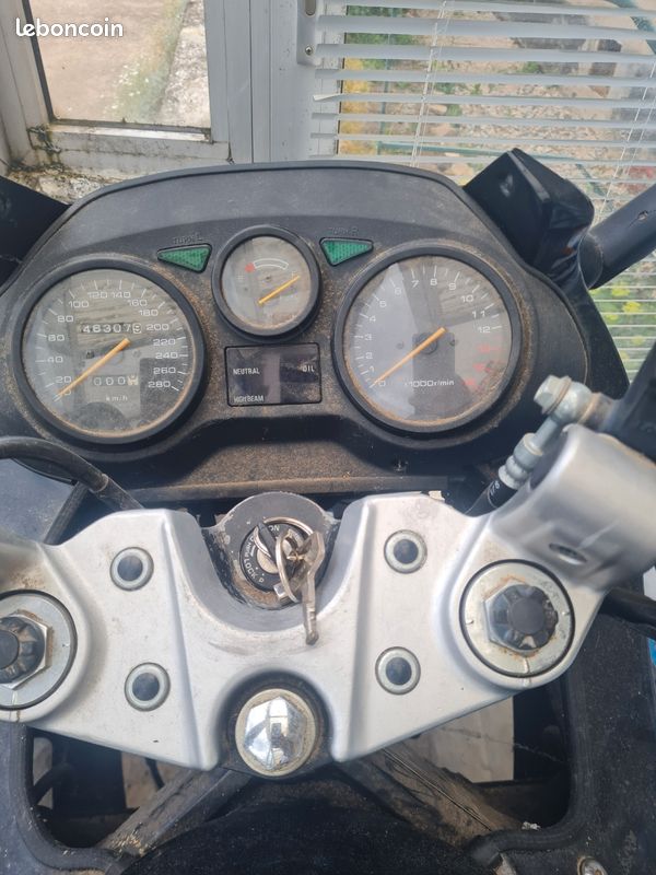 750 gsxf (image 2)