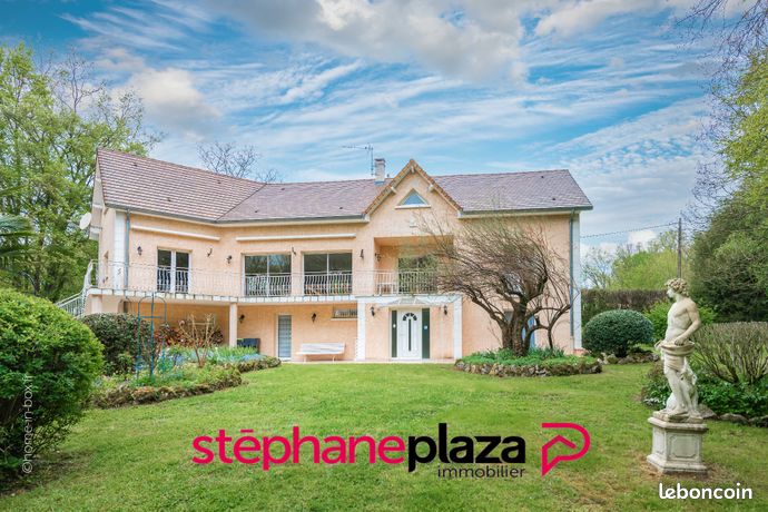 Maison 7 pièces 310 m²