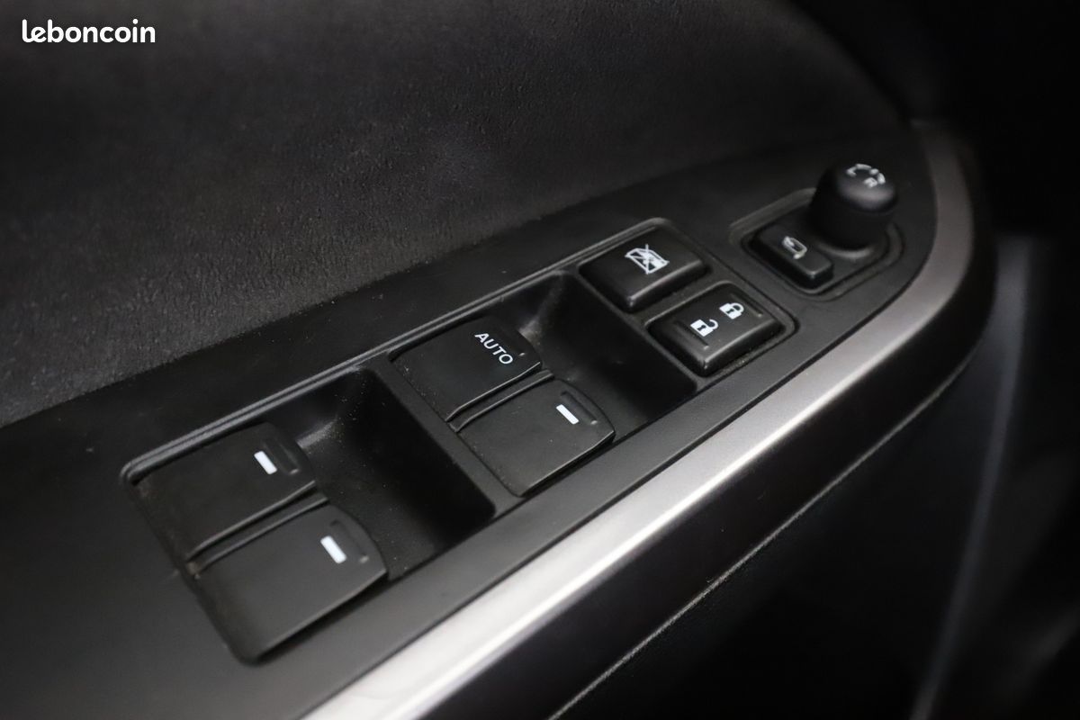 Suzuki Vitara 1.4 BoosterJet Hybrid Style Auto 129 ch (image 21)