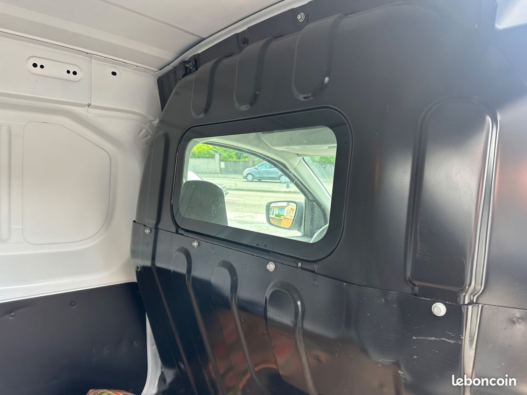 RENAULT KANGOO EXPRESS 1.5 BLUEDCI 95CH CONFORt (image 21)
