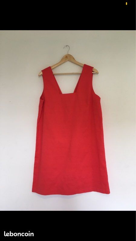 Robe orange avec nœud dans le dos (image 1)