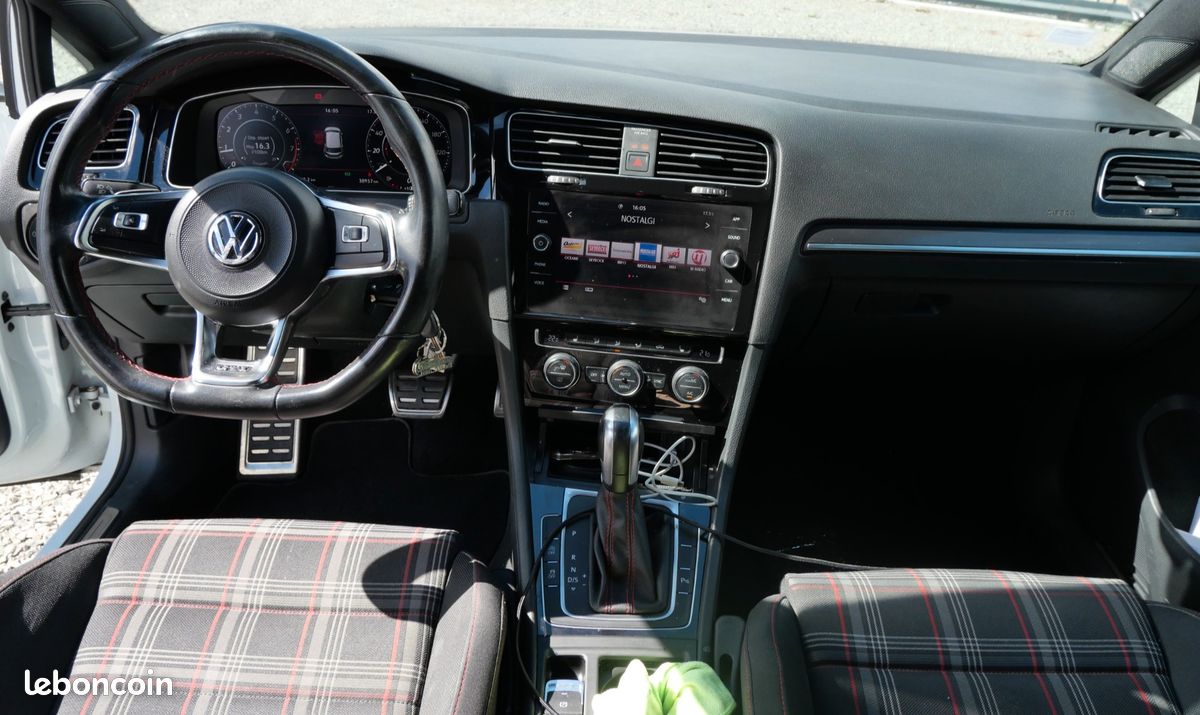 VOLKSWAGEN GOLF (7) 2.0 TSI 245 DSG7 GTI Performance (image 3)