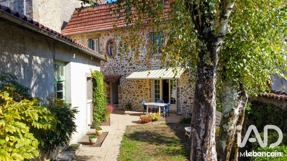 Maison 7 pièces 193 m² · à Rochechouart · 193 m² · 195 000 €