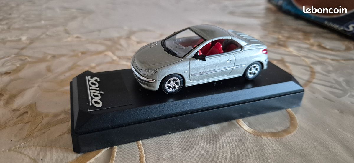 Modèle Réduit SOLIDO Peugeot 206 CC Cabriolet - Échelle 1/43, Couleur Grise, Boîte Comme Neuve