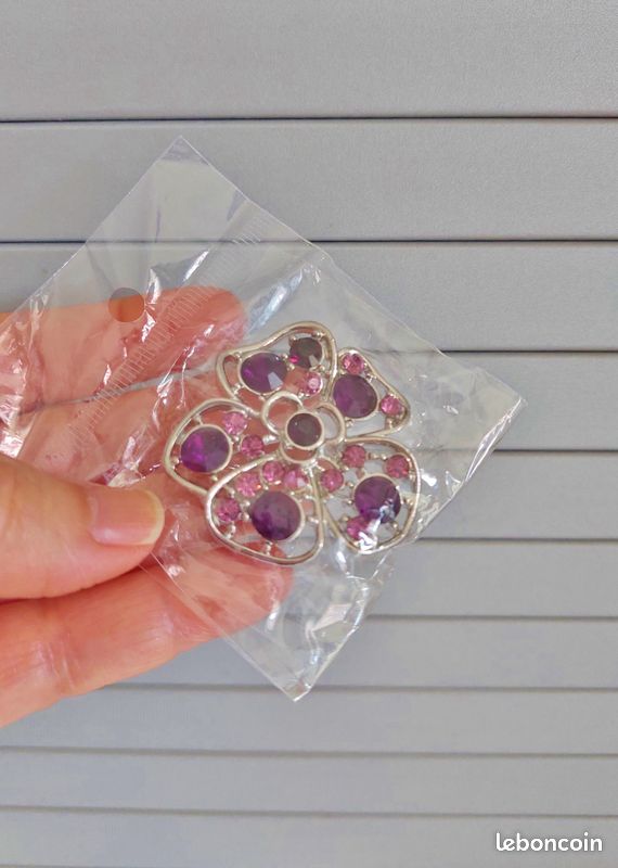 Broche Ancienne En Pierres Violettes - Bijou Vintage - Occasion