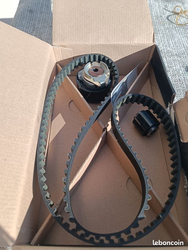 Kit de distribution pour Citroën Peugeot opel et ds (image 1)