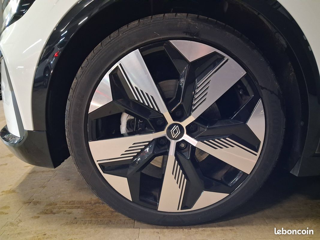 RENAULT Megane E-Tech EV60 220 ch super charge Techno (image 9)