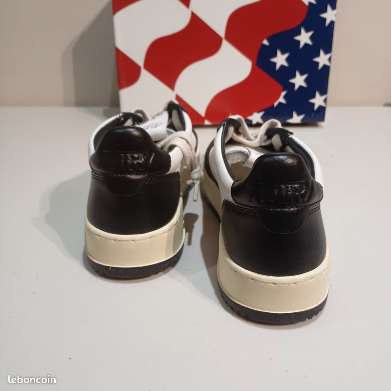 BASKETS HUNGARIA vintage pointure 41- 7/7.5 Années 50/55 Bon