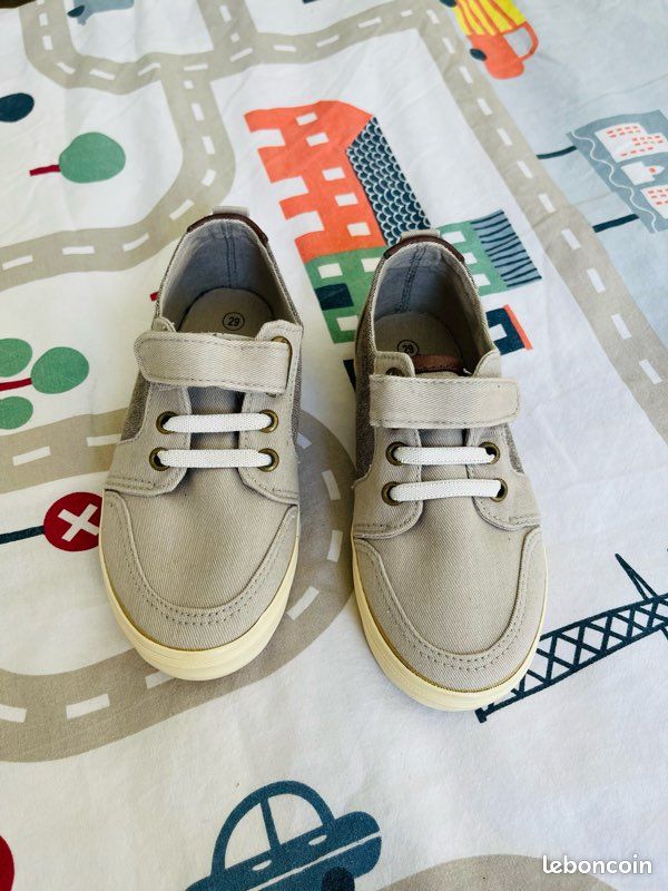 Chaussures baskets neuves en toile Okaidi pointure 29 Chaussures