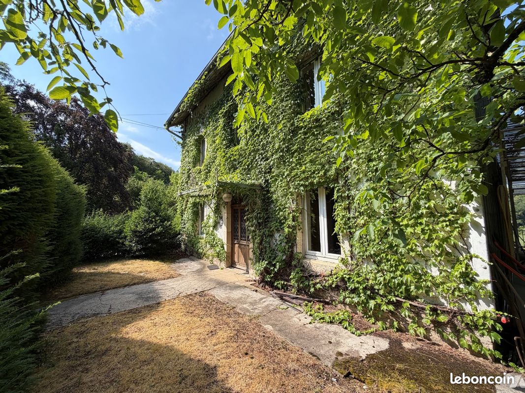 Maison 8 pièces 222 m² · à Chenecey-Buillon · 222 m² · 315 000 €