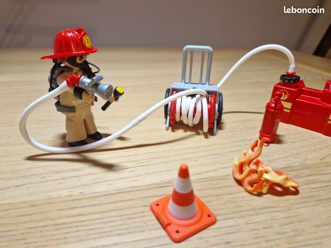 Abapri - 9468 - Pompiers avec matériel d'incendie